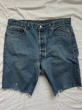 Load image into Gallery viewer, Vintage Levi&#39;s 501 Shorts
