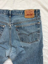 Load image into Gallery viewer, Vintage Levi&#39;s 501 Shorts
