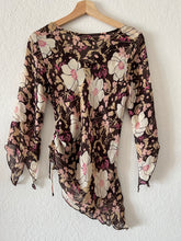 Load image into Gallery viewer, Vintage Asymmetrical Floral Top
