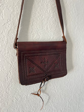 Load image into Gallery viewer, Vintage Brown Leather Purse
