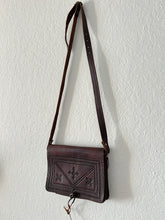 Load image into Gallery viewer, Vintage Brown Leather Purse
